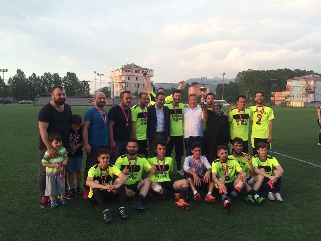 TURNUVANIN GALİBİ ÇARŞISPOR