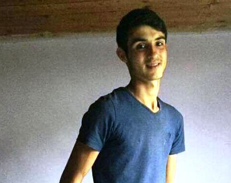 DENİZDE KAYBOLAN GENÇLERDEN BİRİ BULUNDU 