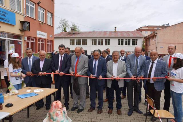 Espiye’de Bilim Fuarı Açıldı‏.Öğrenciler Eserlerini sergilediler