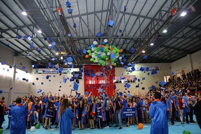MYO’DA MEZUNİYET COŞKUSU