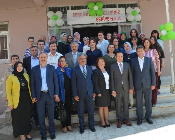 HALK EĞİTİMİ MERKEZİ’NİN YILSONU SERGİSİ AÇILDI.