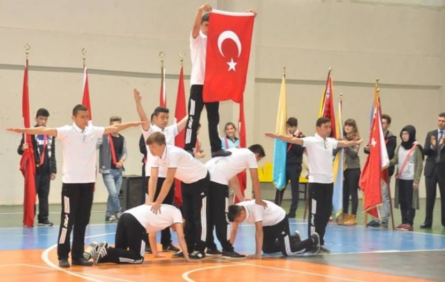 19 MAYIS COŞKUYLA KUTLANDI