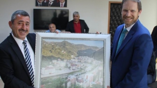 ABD'Lİ KONSOLOS YAĞLIDERE'Yİ ZİYARET ETTİ