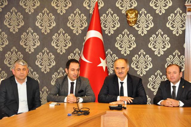 MİLLETVEKİLLERİNDEN  KAYMAKAMA  ZİYARET