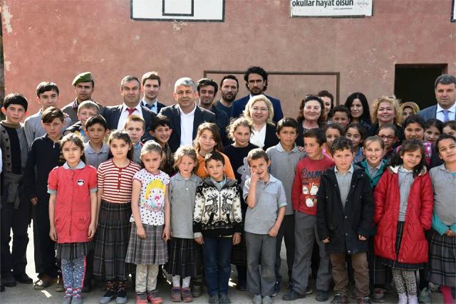 KAYMAKAM VE BAŞKAN AVLUCA’DA HALKLA BULUŞTU