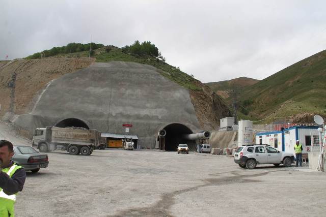 Valimizden Eğribel Tünelinde İnceleme