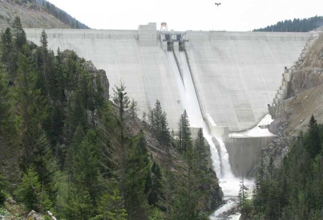Doğankent İlçesi Yaşmaklı Barajı sahasında mayın patladı