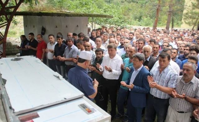 ÖZTÜRK VE KILIÇ TOPRAĞA VERİLDİ